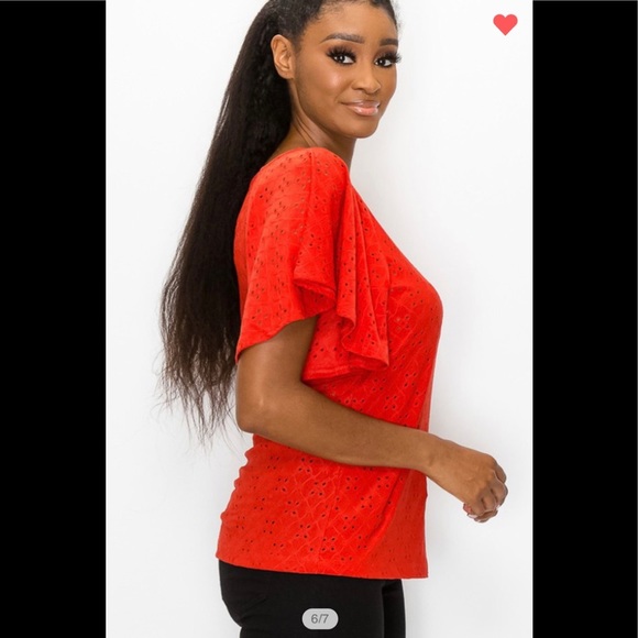 Wide Ruffle sleeve eyelet top - Picture 2 of 6